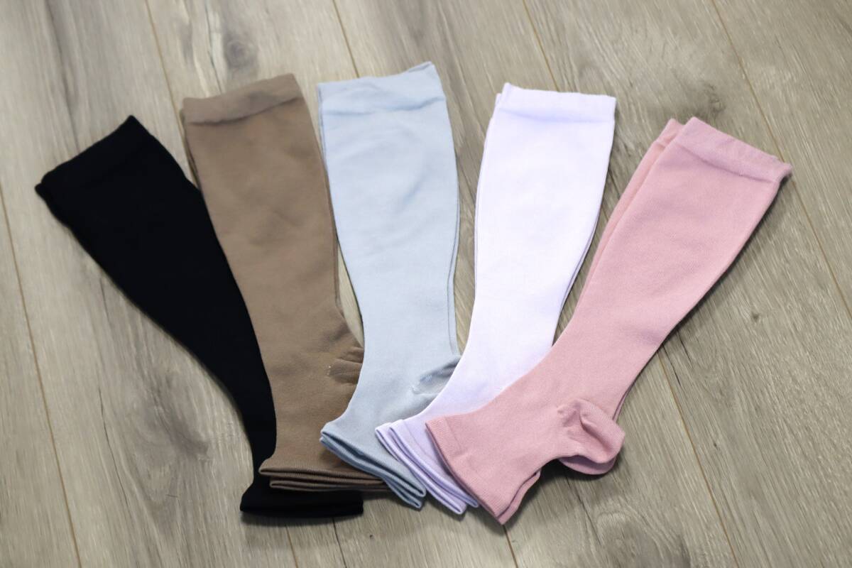 157 未着用品 訳あり 着圧ハイソックス5足組 オープントゥ マタニティ ひざ下 夜用 シルク混 弱~中圧 おやすみ専用 日本製拍卖