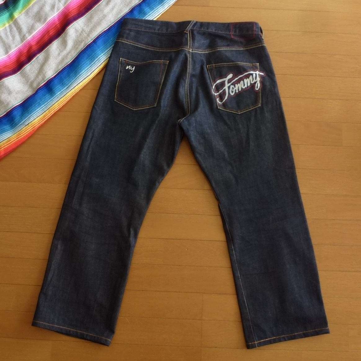 良品 TOMMY HILFIGER トミーヒルフィガー デニムパンツ 濃紺 Lサイズ 日本製 ロゴ入り 即決あり!拍卖