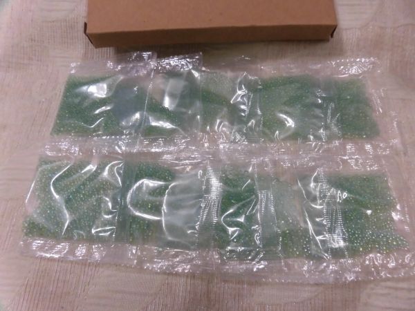 829 レジンバブルビーズ 100g 1-3 mm 虹色ガラス 穴なし 極小ビーズ 拍卖