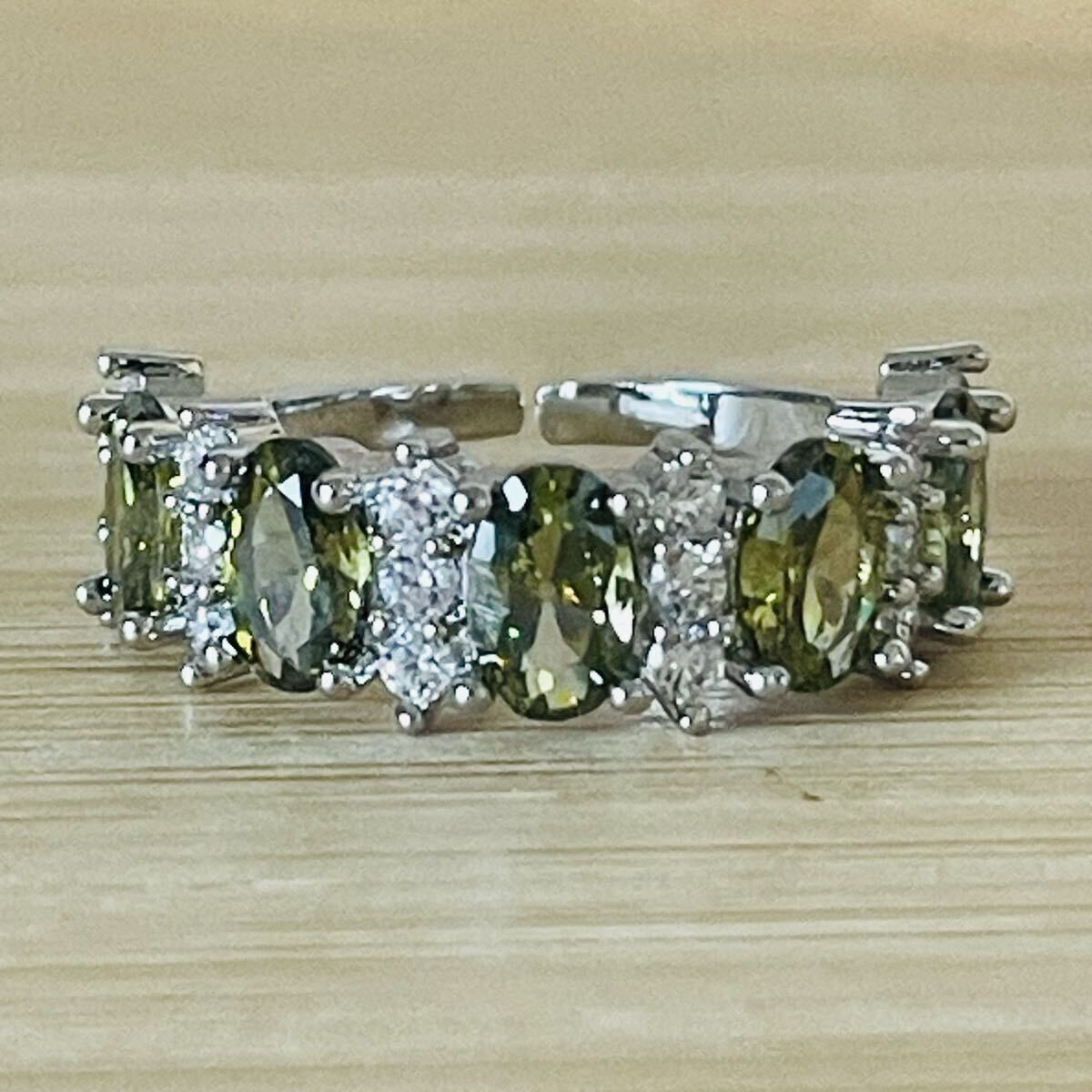 ☆匿名配送☆送料無料☆ペリドット?昭和リング ヴィンテージ アンティーク フリーサイズ11号〜17号拍卖