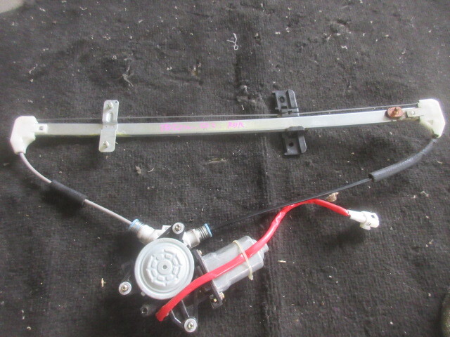 ★①R7A9119 TD52W エスクード 純正右リアドアレギュレーター テスト済 修理やストック等に拍卖