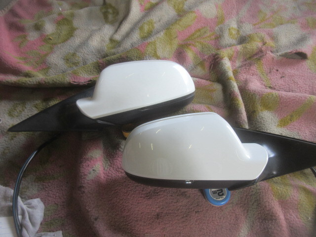 ★R7G9936 アウディA4 純正ドアミラー左右セット DBA-8KCDN 修理やストック等に拍卖