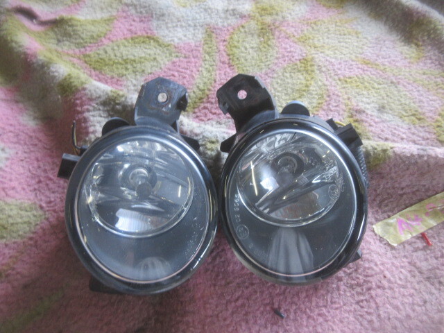 ★R7G9946 VWE25 キャラバン 純正フォグランプ左右セット 修理やストック等に拍卖