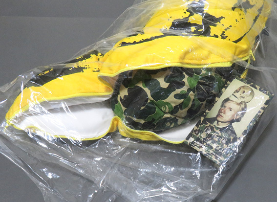 MEDICOM TOY ANDY WARHOL BAPE ABC CAMO BANANA CUSHION GREEN M拍卖