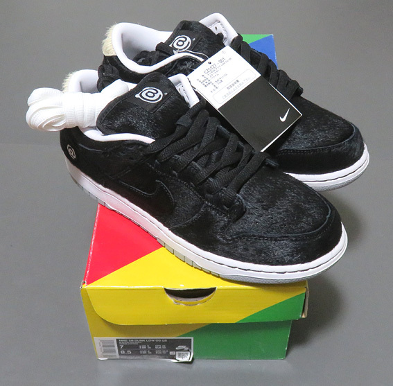 MEDICOM TOY NIKE SB DUNK LOW BERBRICK CZ5127-001 25cm US7拍卖