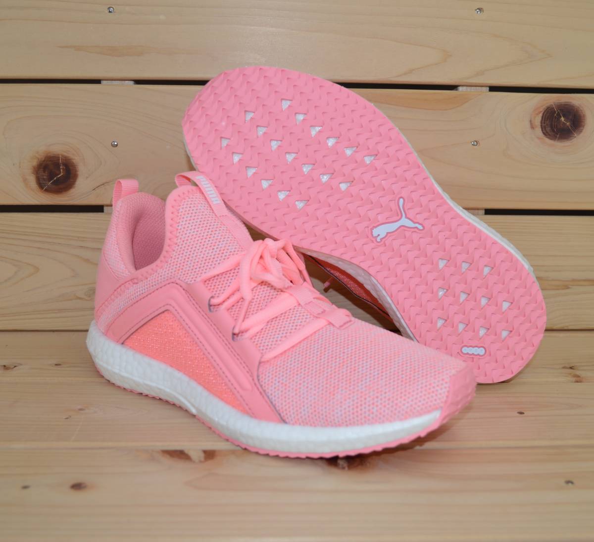 プーマ 23.5cm メガ エナジー ニット ウィメンズ PUMA MEGA NRGY KNIT WNS ピンク ホワイト レディース ランニング スニーカー 桃色 白拍卖