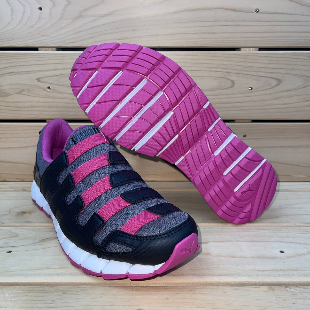 プーマ オス v4 22.5cm ブラック パープル PUMA OSU V4 Women's レディース ランニング ウォーキング トレーニング シューズ 黒 紫 ②拍卖