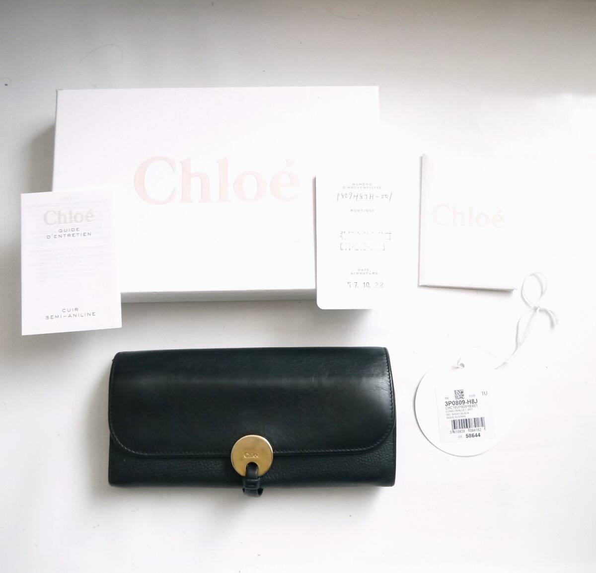 正規購入商品! $ 美品 訳あり $ ◆ Chloe ■ クロエ ◆ 円型 ゴールド金具付き◆ 本革 レザー素材・2つ折り 長財布◆ 黒 ブラック 箱付き拍卖