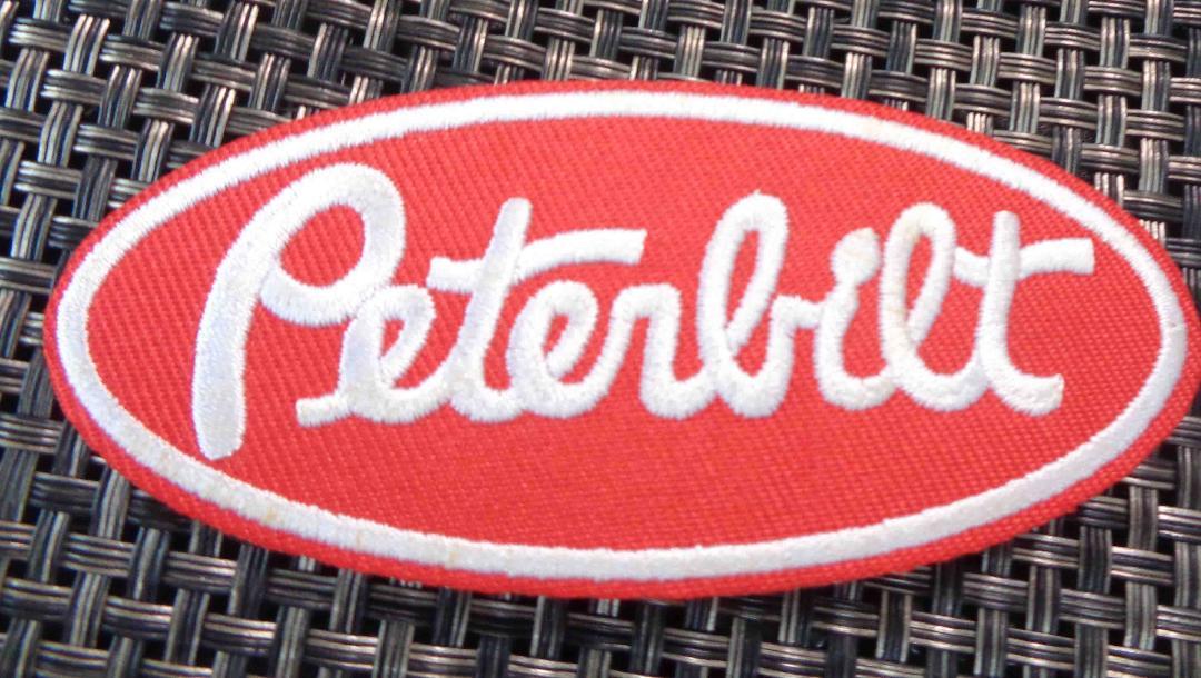 《赤白楕円Pb》■激熱◆ピータービルト・モータースPeterbilt 刺繍ワッペン◆アメリカ激渋■トラック 輸送  貨物◇洋服・衣類・衣服DIY拍卖