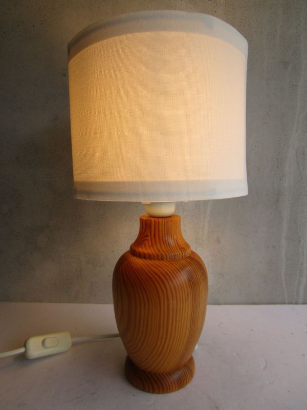 北欧ヴィンテージ 木製 ターンド加工 円筒型シェード付き 卓上ランプ 36.5cmH Le klint/ウェグナー/スーホルム/DOMUS拍卖