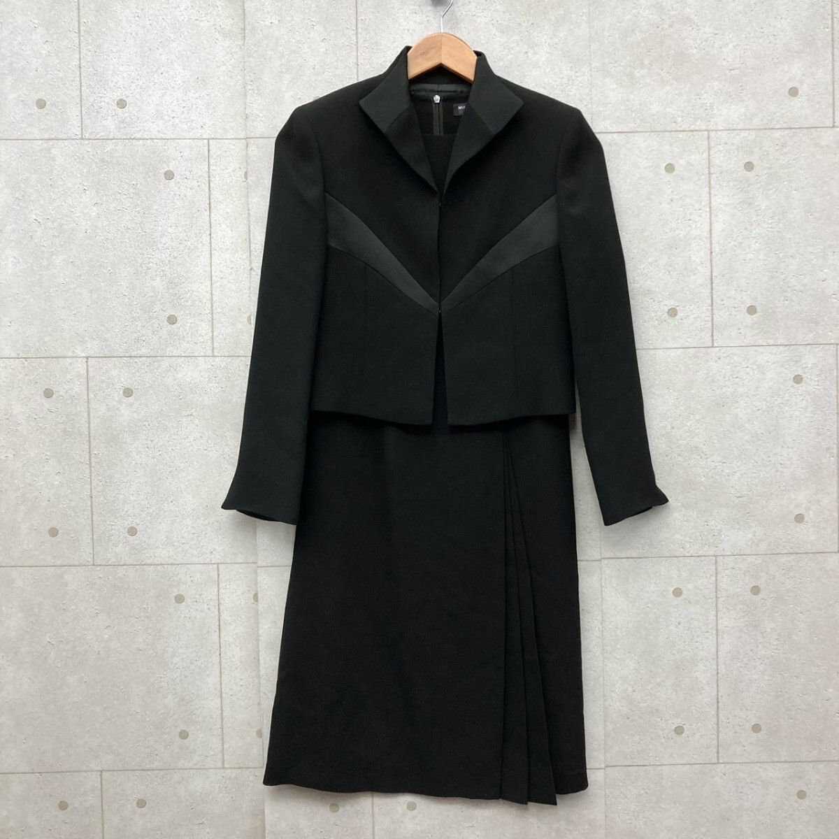 美品 ミチコロンドン ブラックスーツ ジャケット フォーマル 礼服 喪服 拍卖