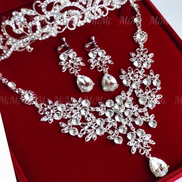 イヤリング / ピアス ・ ネックレス 2点セット ウェディング アクセサリー シルバー 結婚式 ブライダル 花嫁 ウエディング フラワー 大粒拍卖
