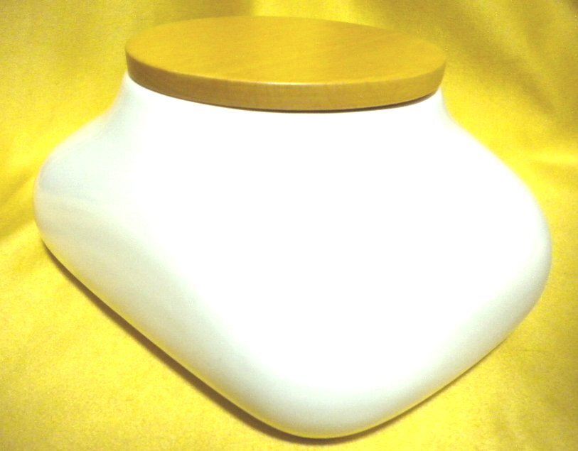 売切 ideaco イデアコ ウエット ティッシュ ケース ホワイト 纏購入特典有 W168×D125×H90mm 重量835g 蓋木製 テフロンパッキン 陶磁器拍卖