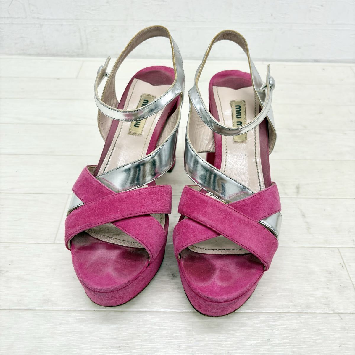 1806〓 MIUMIU ミュウミュウ サンダル レディース サイズ37.5 マゼンタ シルバー 靴 シューズ カジュアルシューズ拍卖