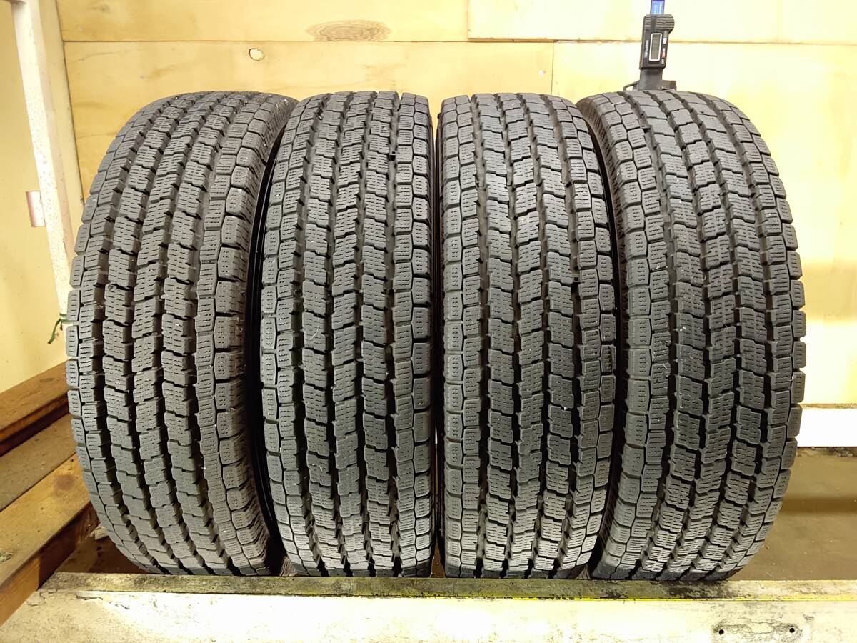 (L-681 ) ★ YOKOHAMA ・スタッドレス・165/80R13・90/88N.LT ・4本・中古・9.0分山位拍卖