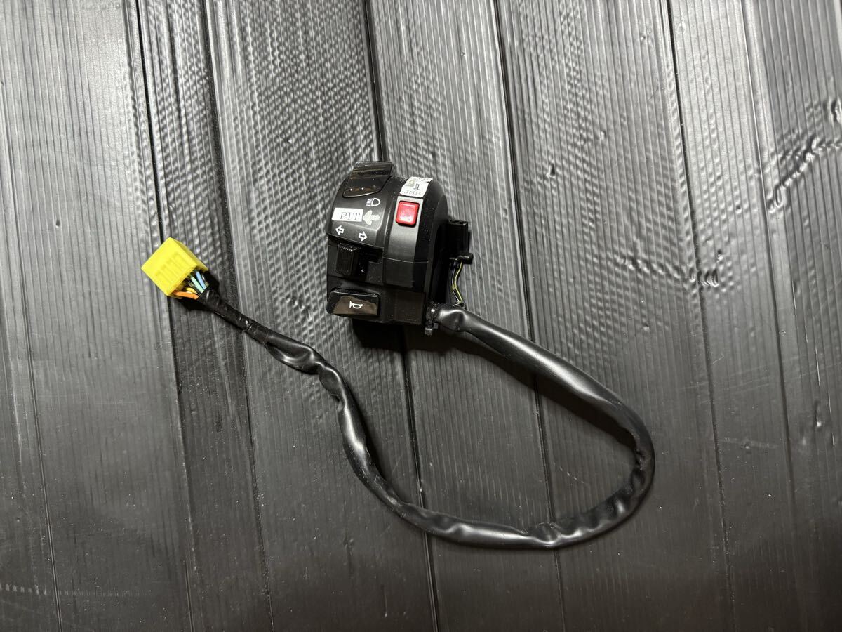 ☆★ GSX-R1000 ステアリングスイッチ 左 ウィンカースイッチ ハンドルスイッチ拍卖