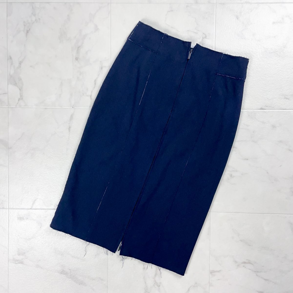 美品 HUGO BOSS ヒューゴボス フロントジップタイトスカート ストラップ カットオフ ミモレ丈 ロング丈 黒 ブラック サイズ38*GD50拍卖