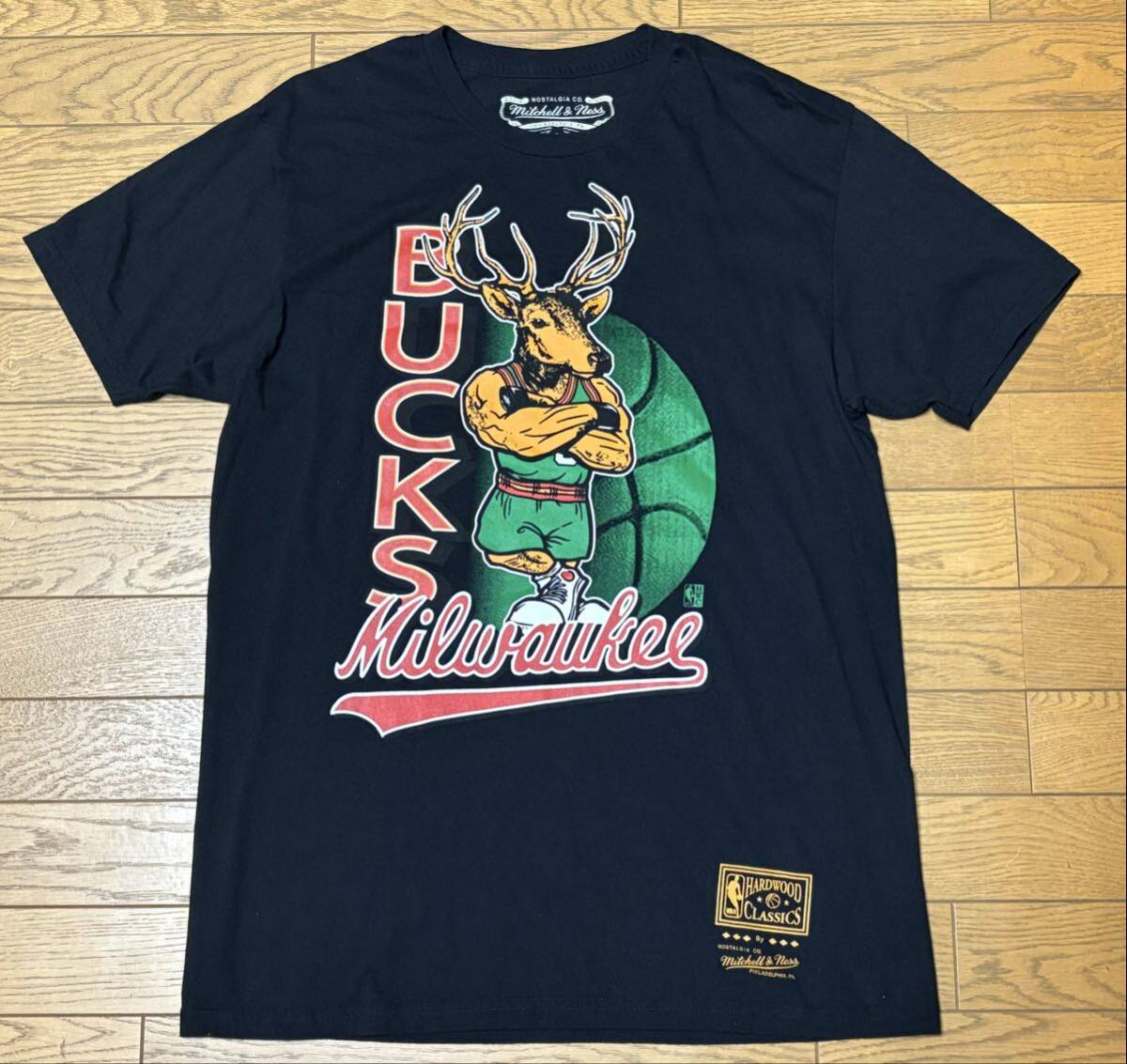 NBA MILWAUKEE BUCKS MEN’S SHORT SLEEVE T-SHIRTS (Mitchell & Ness) size-L(着丈75身幅53) 中古(美品) 送料無料 NCNR拍卖