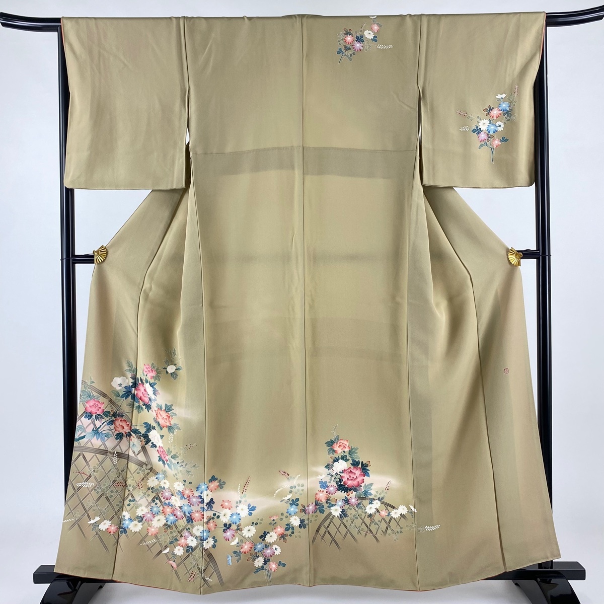 訪問着 身丈158.5cm 裄丈66cm M 袷 落款 草花 間垣 ぼかし 薄茶色 正絹 秀品 【中古】拍卖