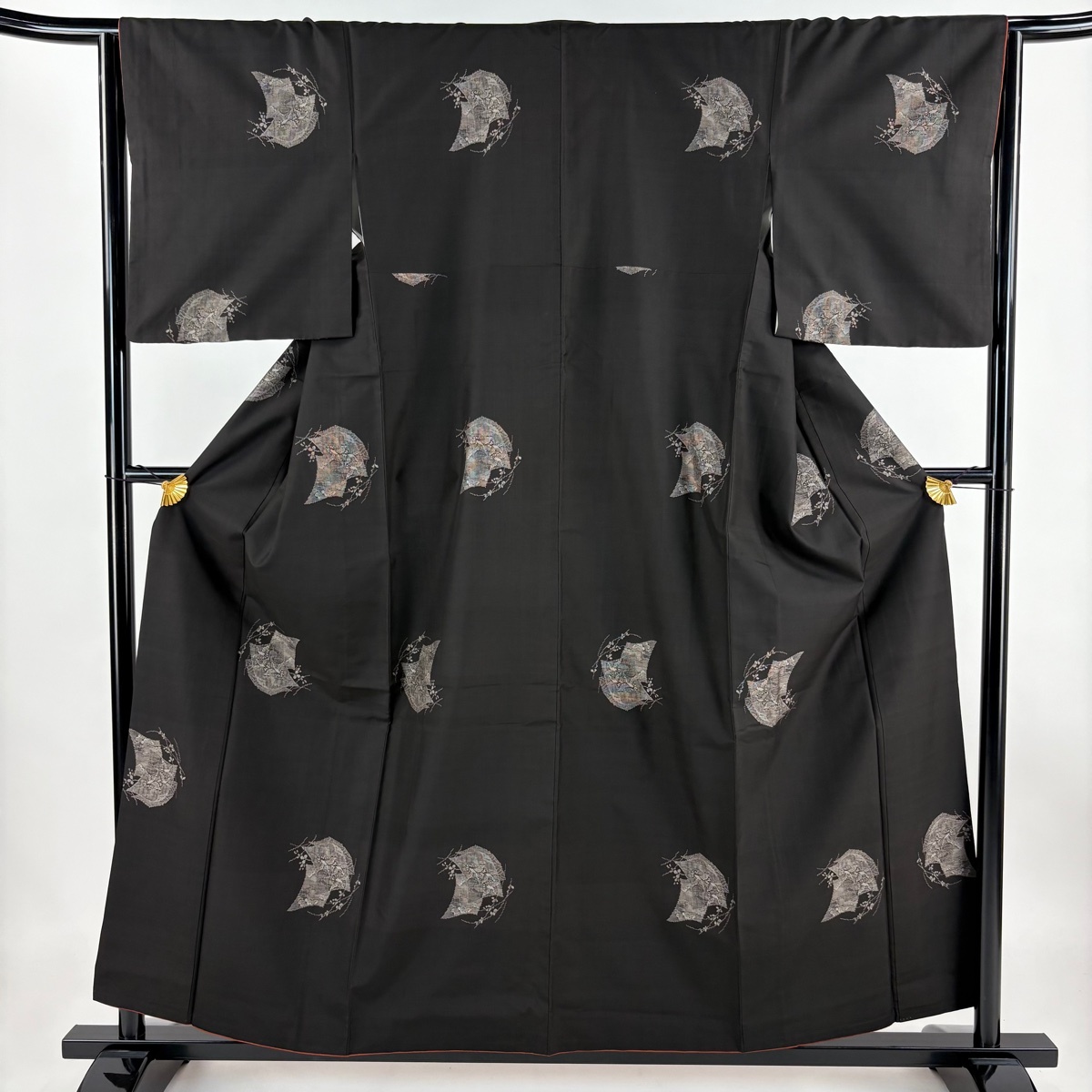 大島紬 身丈157cm 裄丈63.5cm S 袷 証紙 草花 鶴 純泥染 墨色 正絹 名品 【中古】拍卖