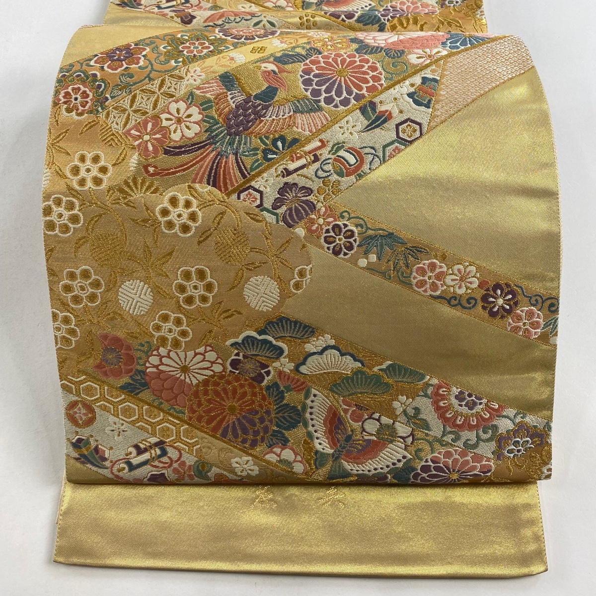袋帯 逸品 証紙 尾長鳥 草花 刺繍 金糸 金色 六通 正絹 【中古】拍卖