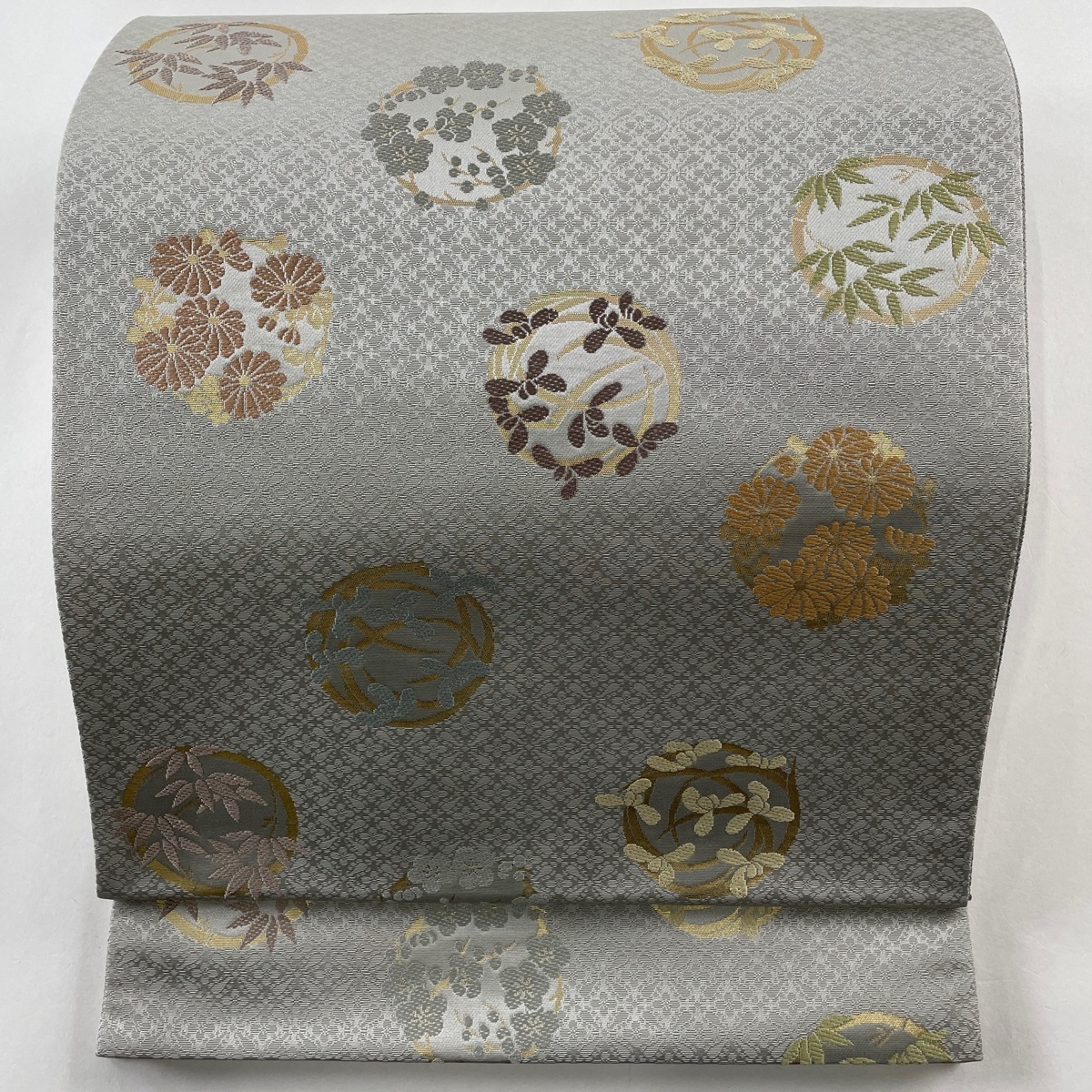 袋帯 名品 箔屋清兵衛 落款 草木染 花丸文 松竹梅 刺繍 箔 灰色 六通 正絹 【中古】拍卖