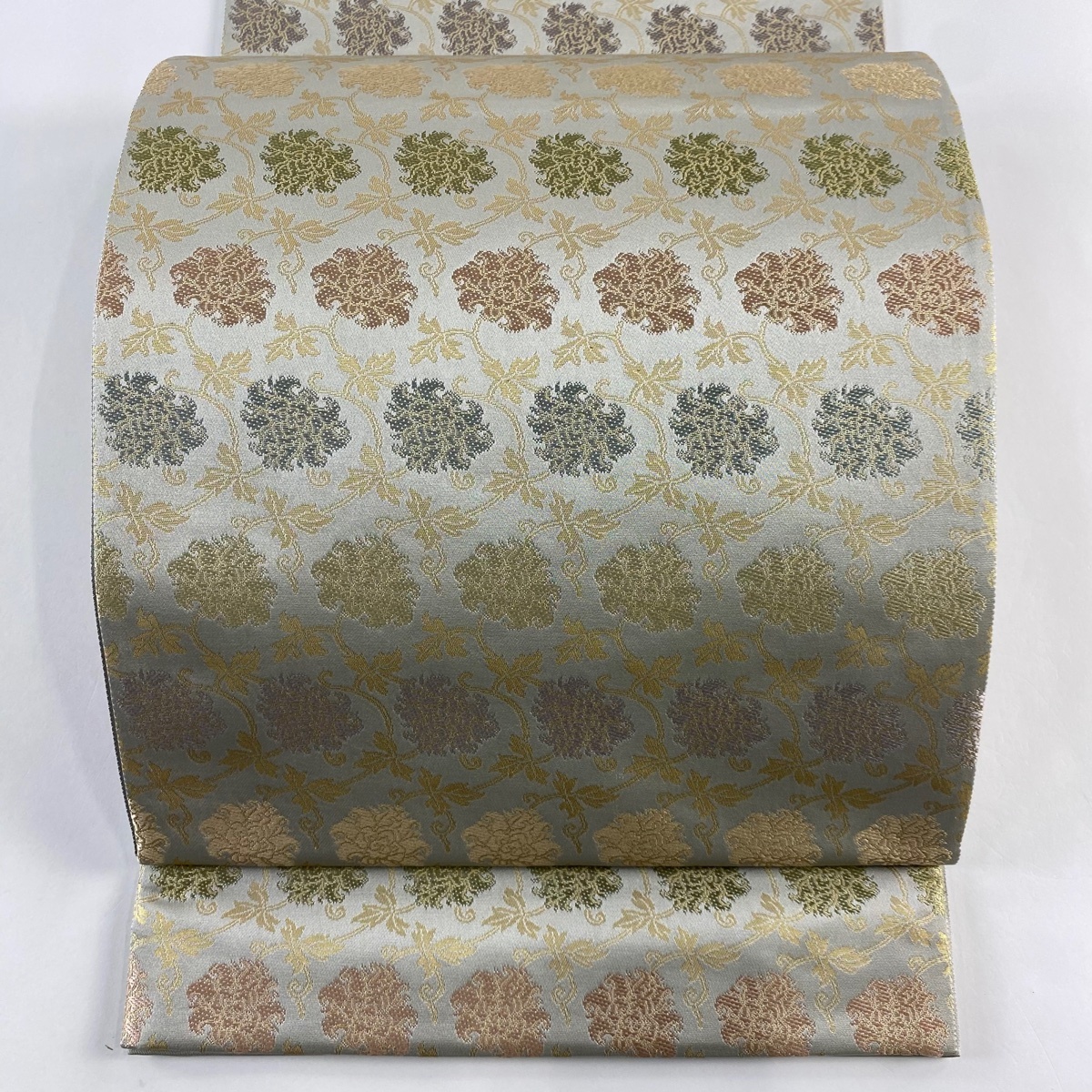 袋帯 美品 名品 箔屋清兵衛 落款 草木染 花唐草 箔 灰色 六通 正絹 【中古】拍卖