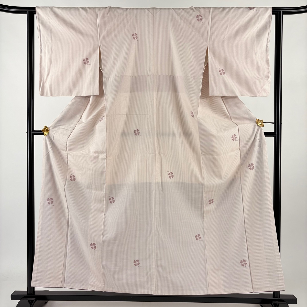 紬 身丈156.5cm 裄丈61.5cm S 袷 縦縞 四葉のクローバー 薄紫 正絹 美品 秀品 【中古】拍卖