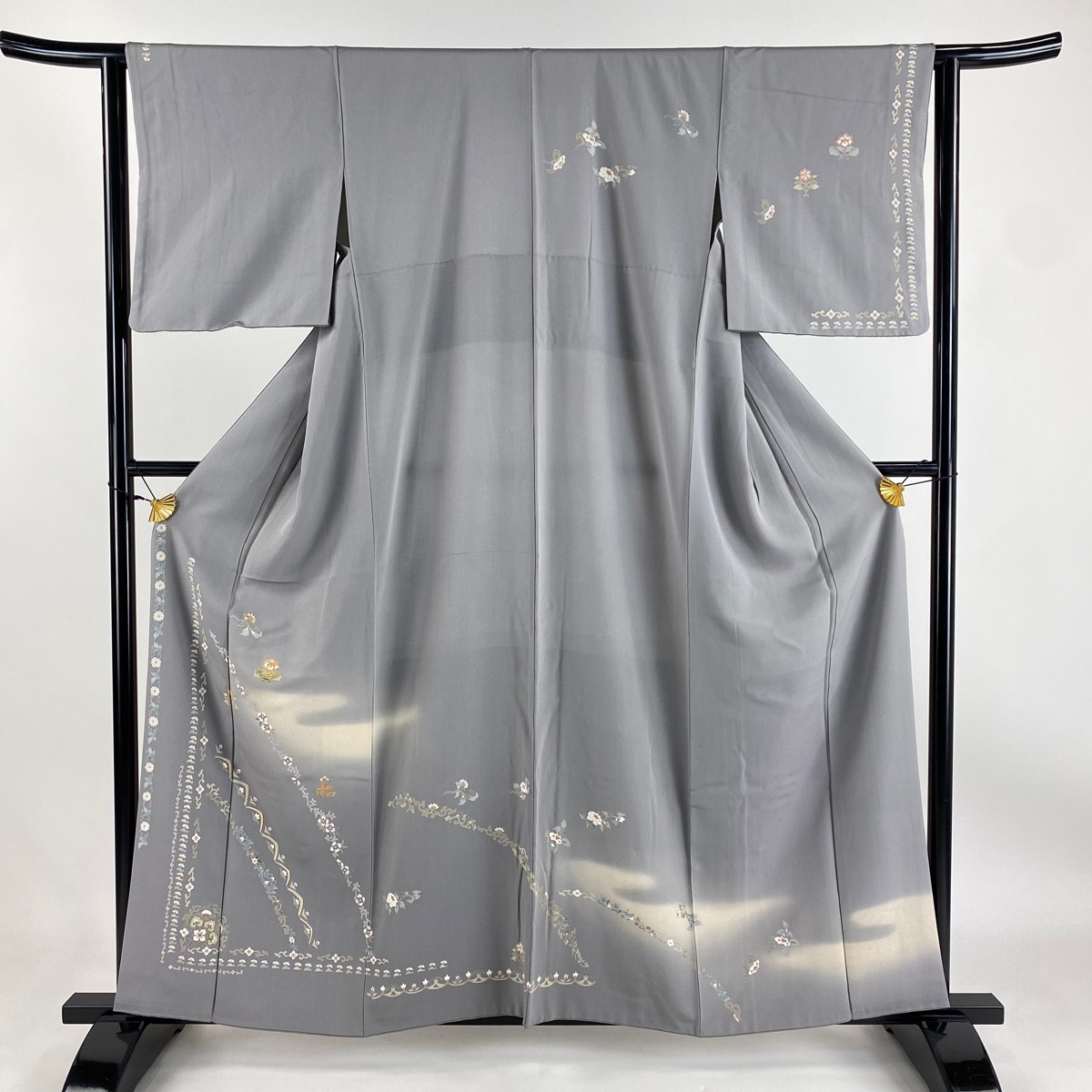 訪問着 身丈158.5cm 裄丈62cm S 袷 草花 ヱ霞 金糸 ぼかし 灰色 正絹 秀品 【中古】拍卖