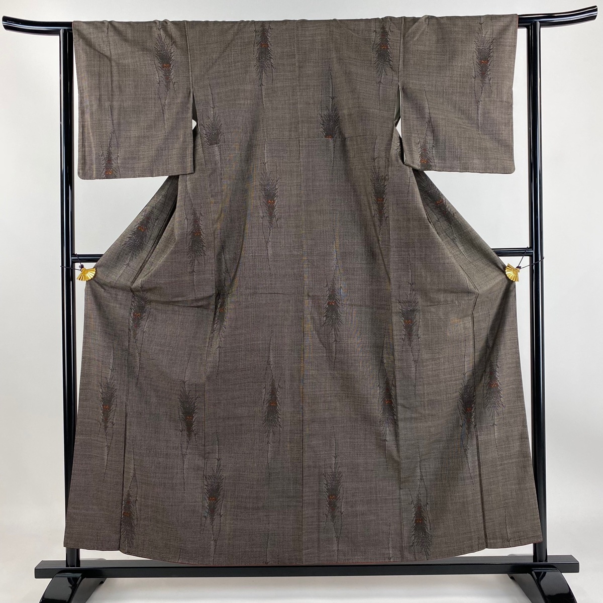 大島紬 身丈156.5cm 裄丈62.5cm S 袷 純泥染 証紙 若松 焦茶色 正絹 美品 秀品 【中古】拍卖