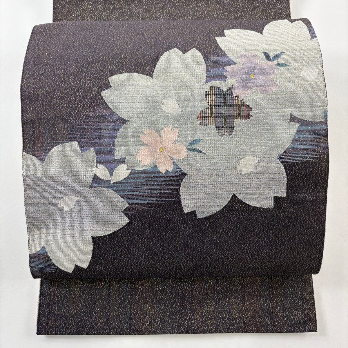 袋帯 美品 秀品 やまと 桜 金通し 濃紫 お太鼓柄 正絹 【中古】拍卖