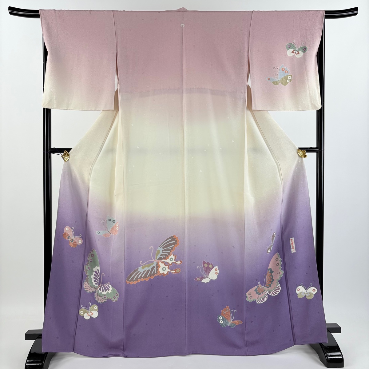 訪問着 身丈165.5cm 裄丈68cm L 袷 辻村ジュサブロー 落款 蝶 ぼかし 縮緬 紫 正絹 逸品 一つ紋 【中古】拍卖