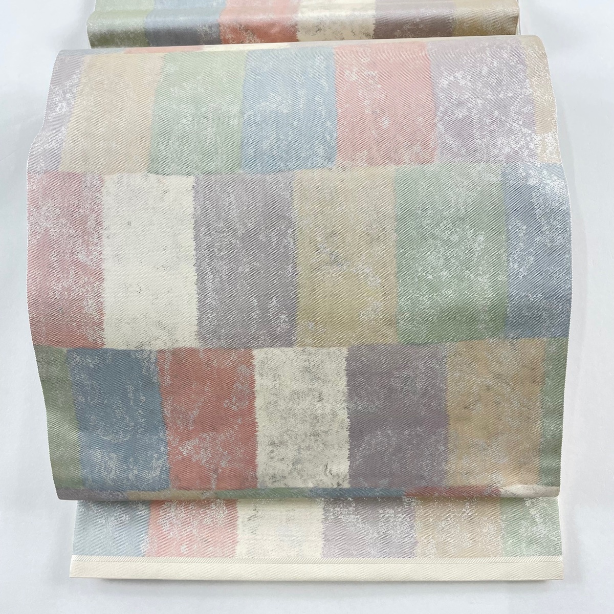 袋帯 逸品 洛風林 落款 幾何学模様 箔 ベージュ 全通 正絹 【中古】拍卖