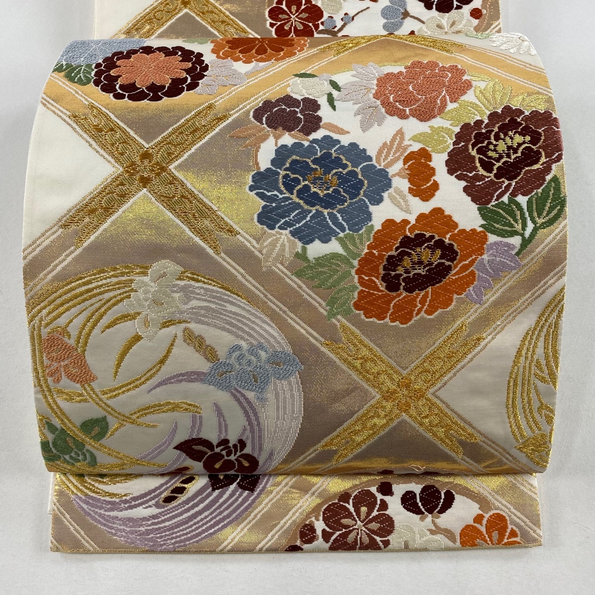 袋帯 名品 落款 格天井 花丸文 唐織 箔 クリーム 六通 正絹 【中古】拍卖