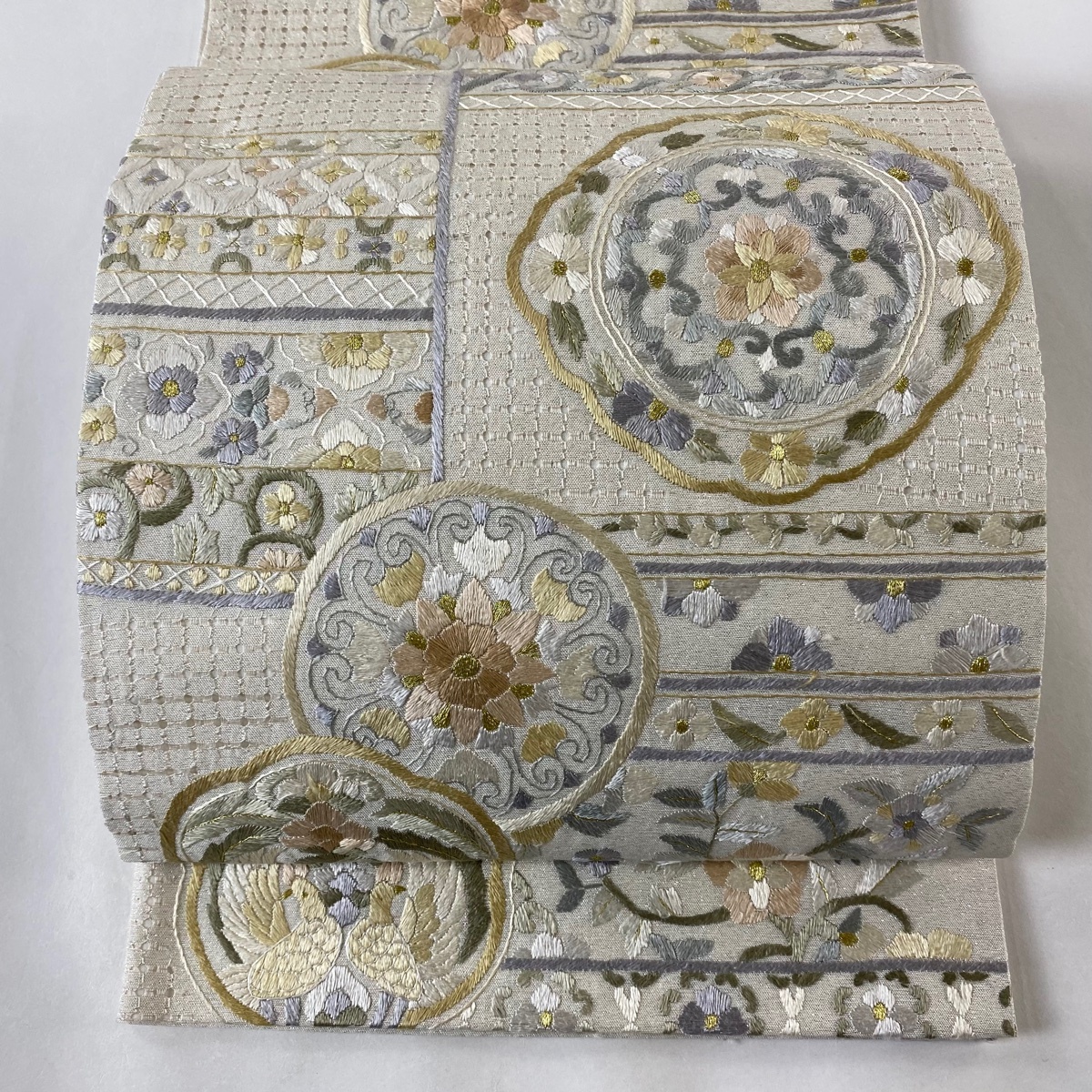 袋帯 逸品 華文 向かい鳥 金糸 刺繍 クリーム 六通 正絹 【中古】拍卖