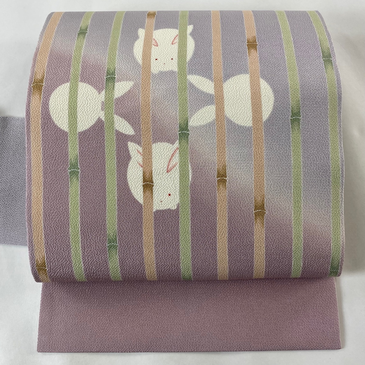 名古屋帯 逸品 落款 ホリヒロシ うさぎ 竹 縮緬 薄紫 正絹 【中古】拍卖