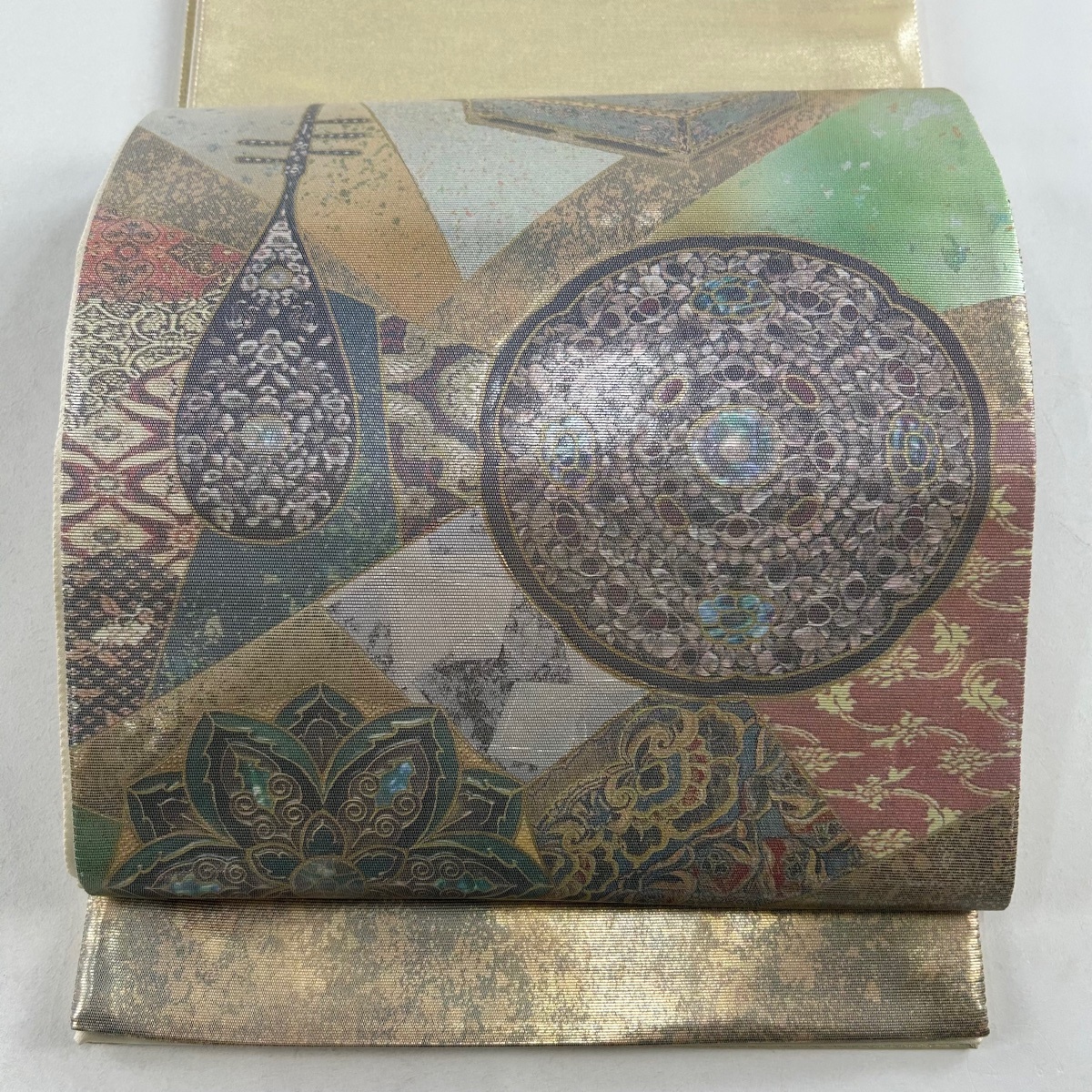 袋帯 美品 秀品 華文 和楽器 螺鈿箔 箔 ベージュ お太鼓柄 正絹 【中古】拍卖