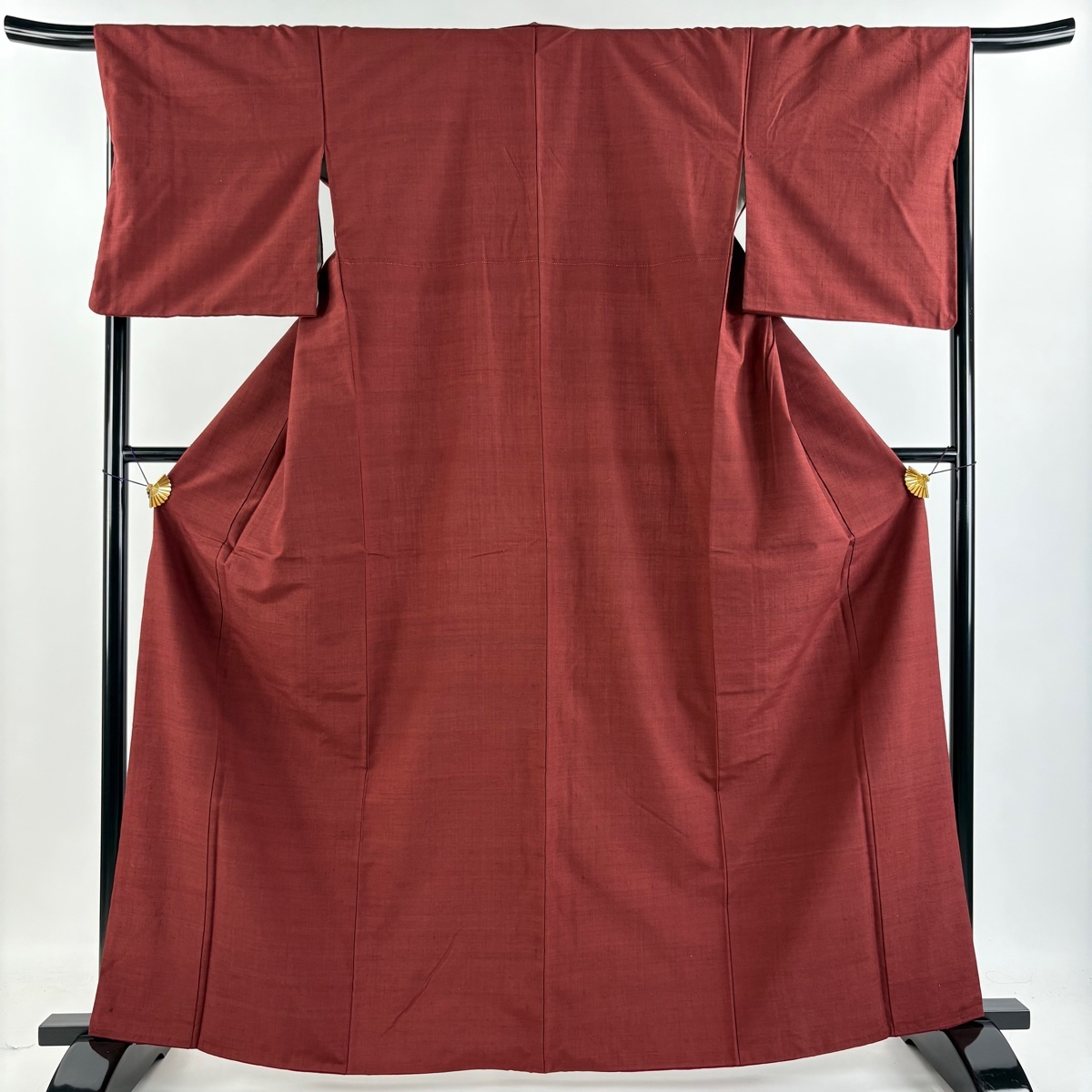結城紬 身丈164cm 裄丈69cm L 袷 奥順 はたおり娘 やまと 証紙 えんじ色 正絹 逸品 【中古】拍卖