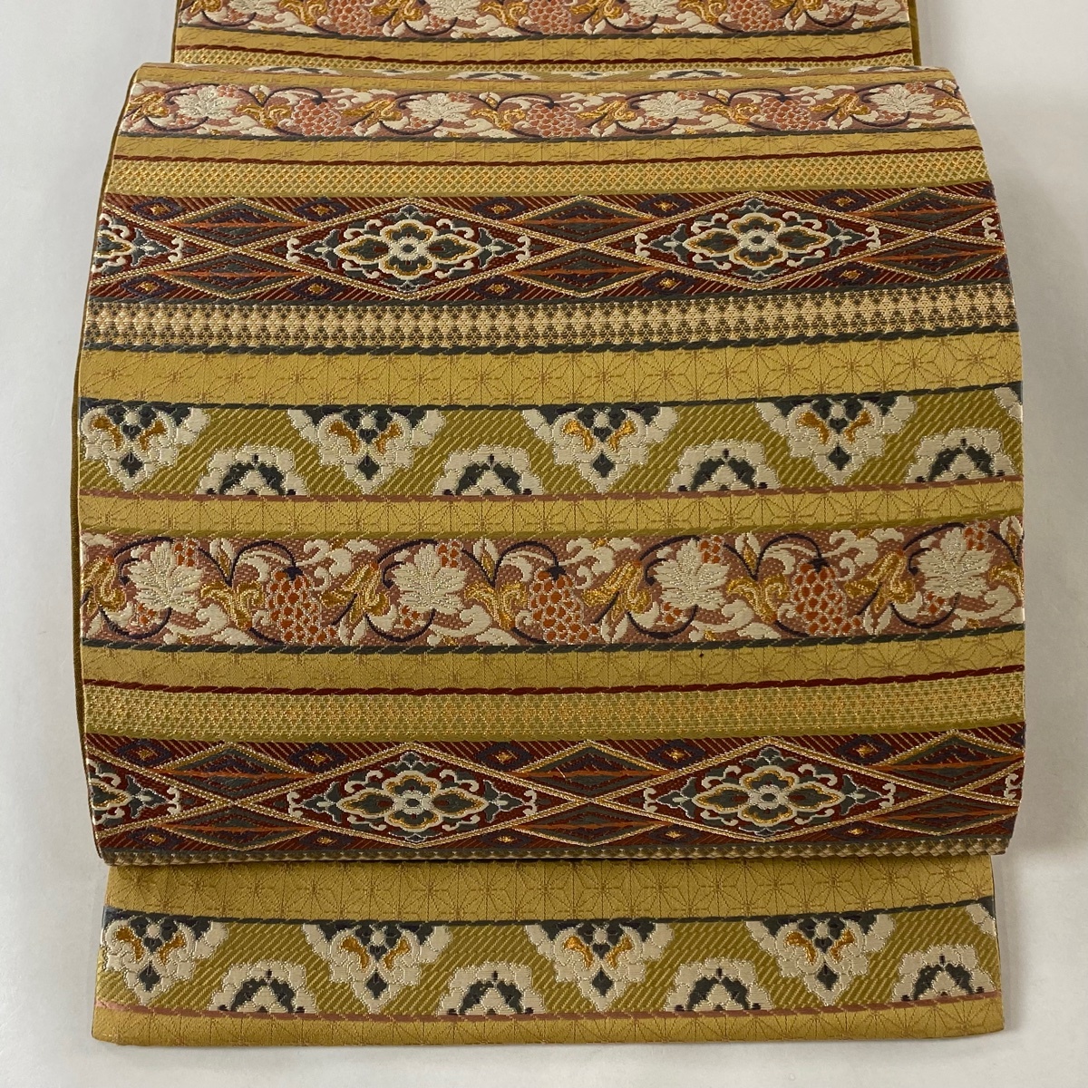 袋帯 美品 名品 段縞 葡萄唐草 金銀糸 黄土色 六通 正絹 【中古】拍卖