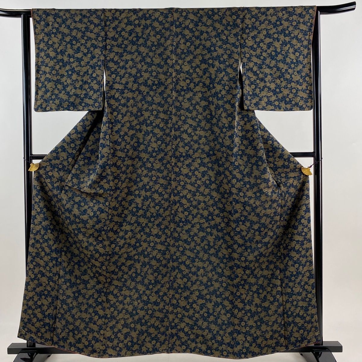 小紋 身丈159cm 裄丈64cm M 袷 無垢の詩 壽光織 菊唐草 紺色 正絹 美品 秀品 【中古】拍卖