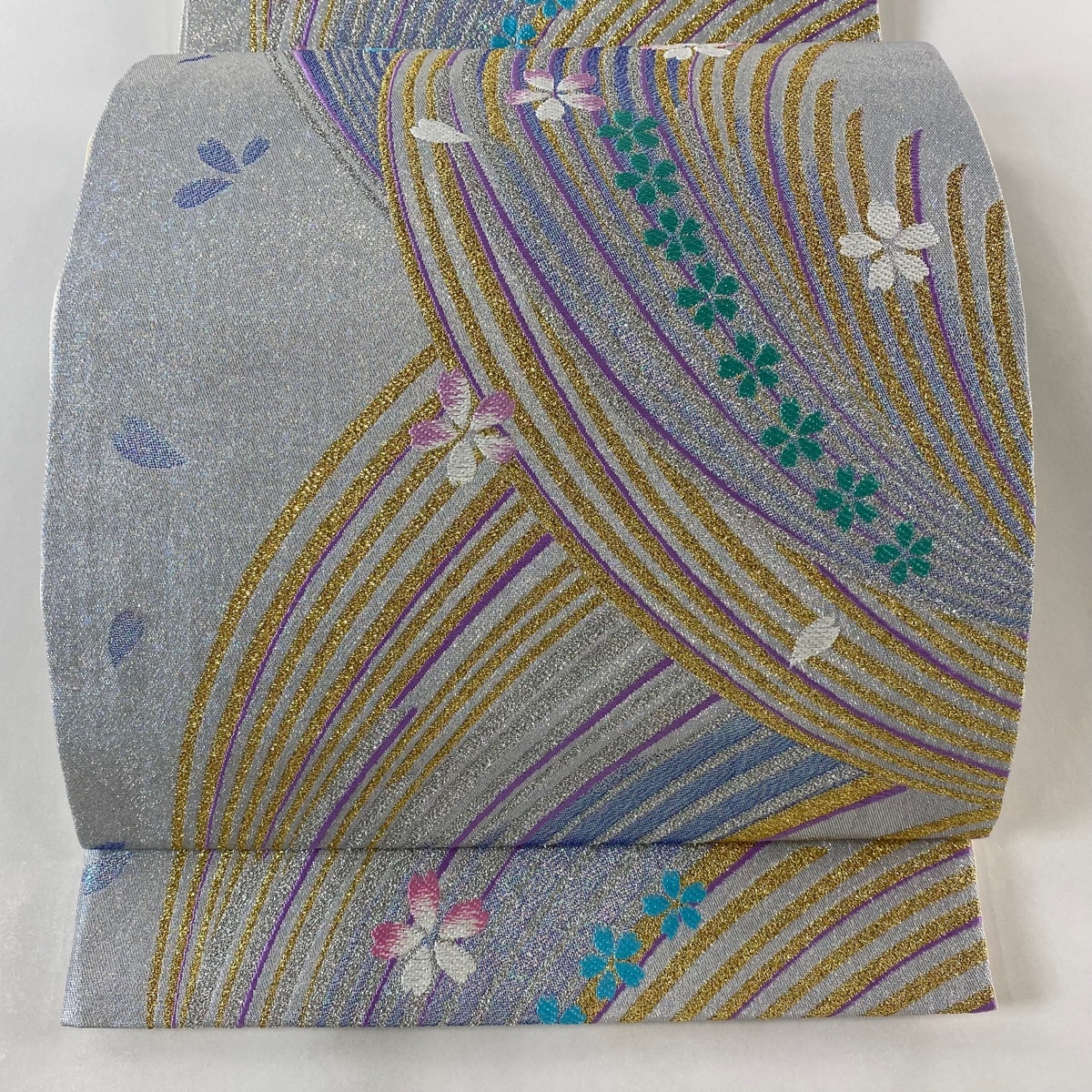 袋帯 美品 秀品 桜 桜の花びら 箔 灰色 六通 正絹 【中古】拍卖
