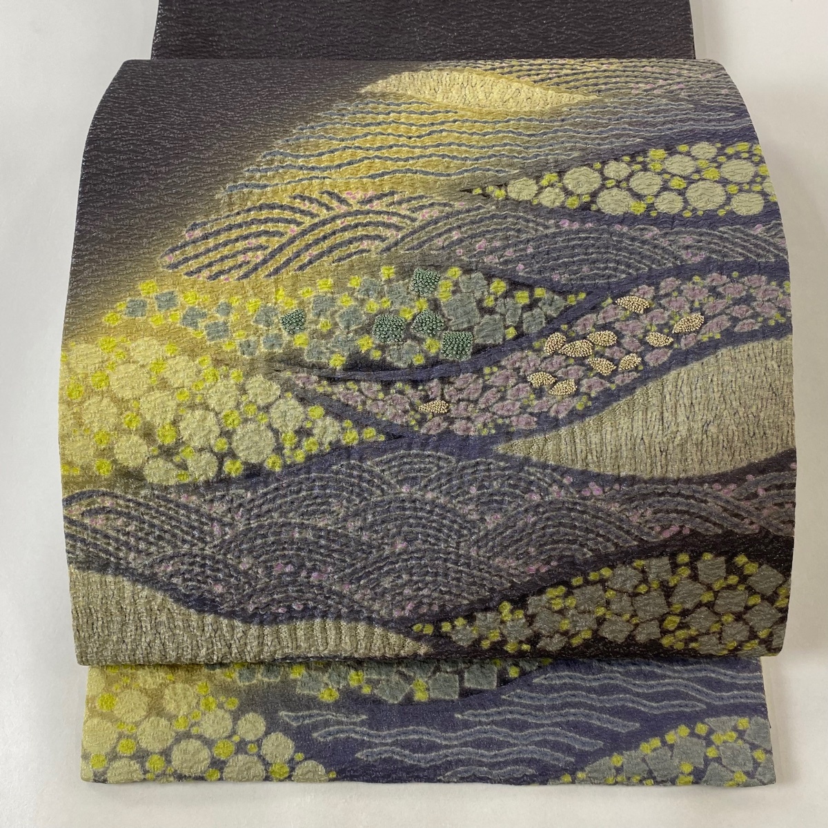 袋帯 美品 逸品 滝泰 落款 波 幾何学 絞り 銀糸 紫 お太鼓柄 正絹 【中古】拍卖