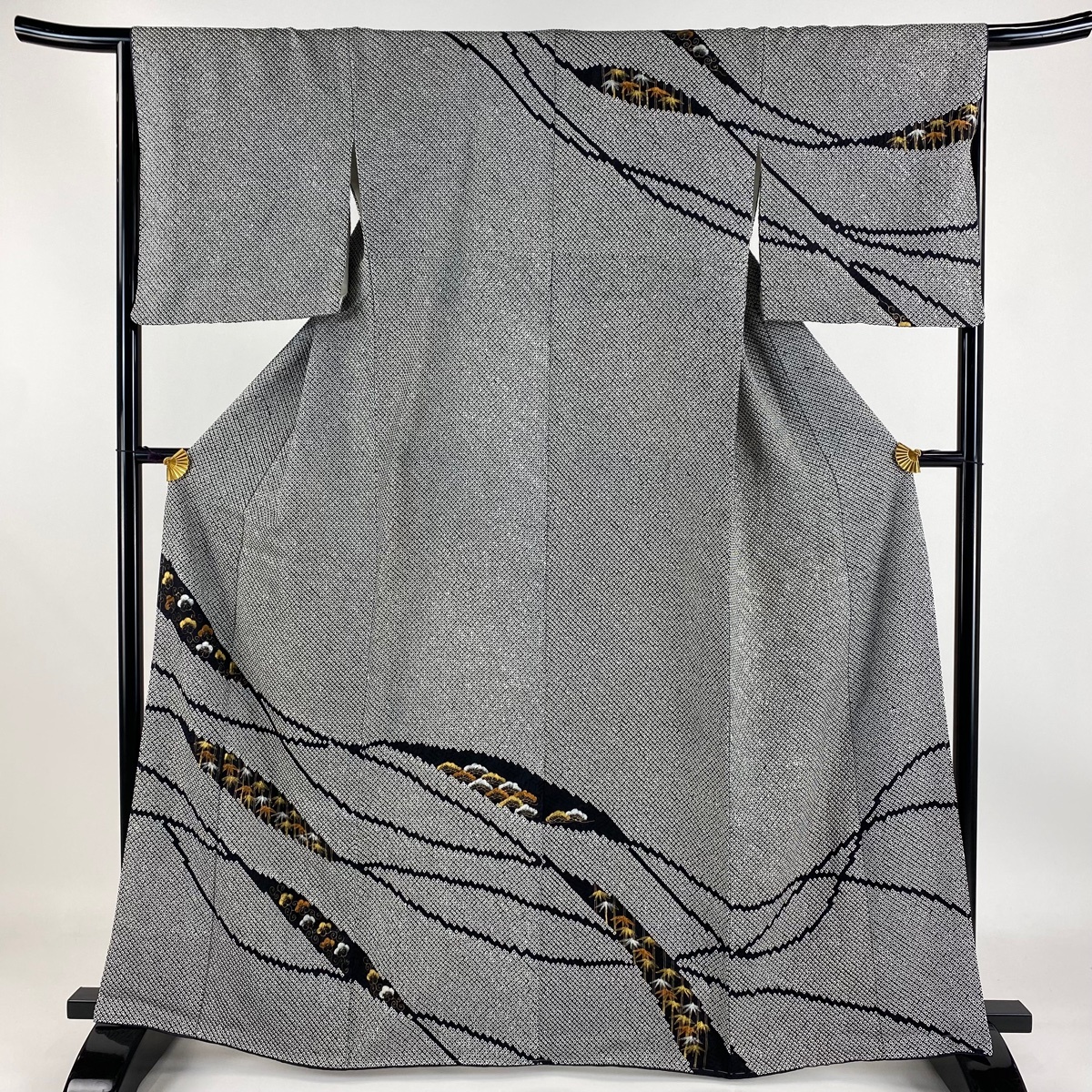 訪問着 身丈162.5cm 裄丈66cm M 袷 鈴乃屋 梅唐草 笹 金銀彩 絞り 黒 正絹 名品 【中古】拍卖