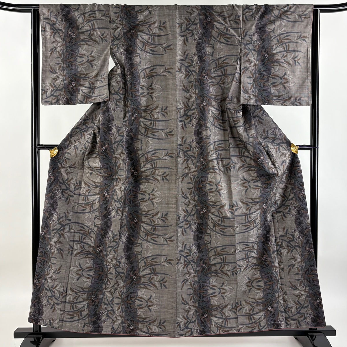 紬 身丈159.5cm 裄丈65cm M 袷 草花 灰茶 正絹 美品 秀品 【中古】拍卖