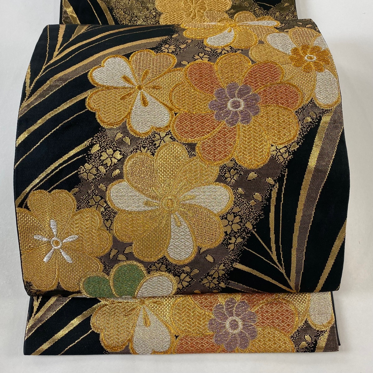 袋帯 美品 秀品 菊 桜 金銀糸 箔 黒 六通 正絹 【中古】拍卖