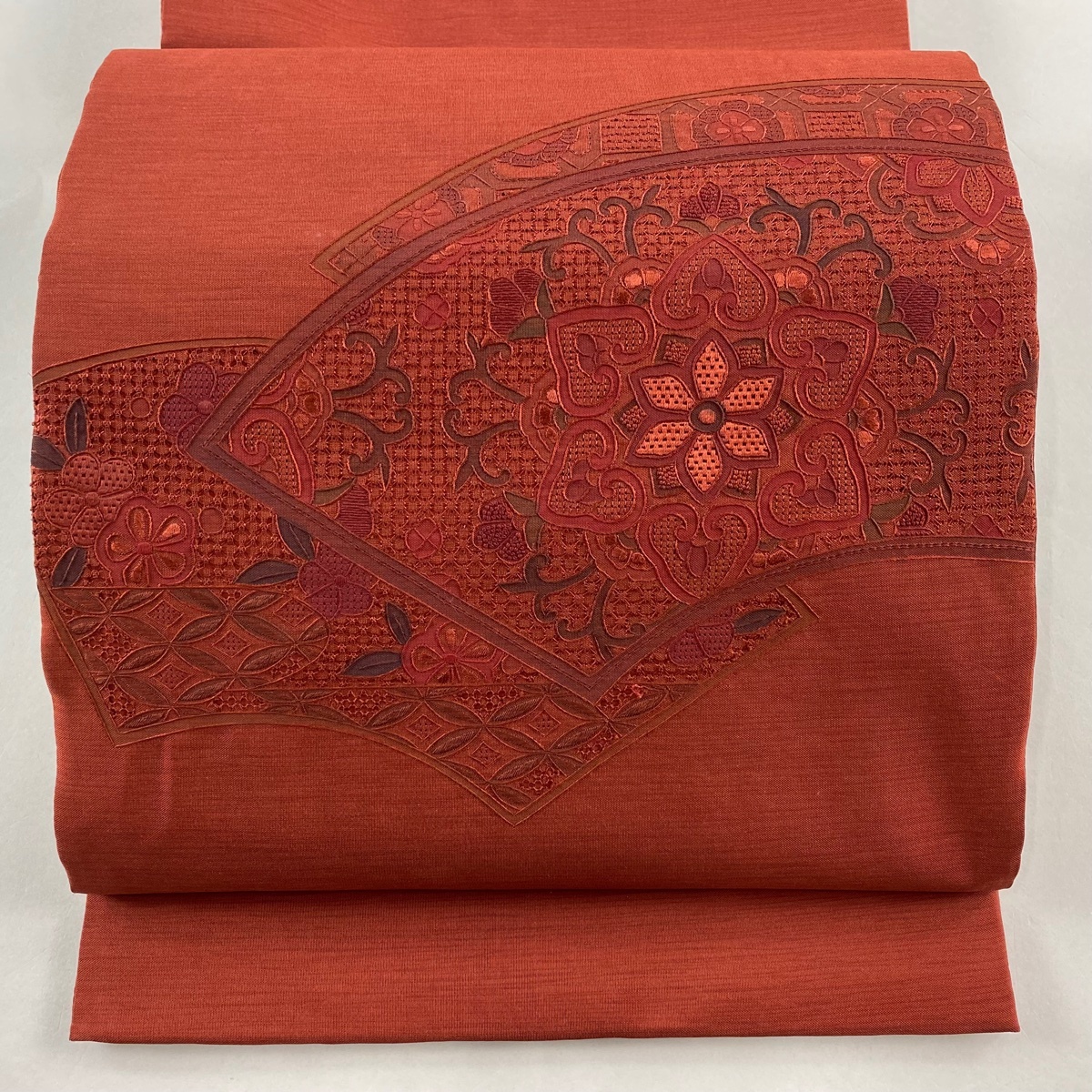 袋帯 美品 秀品 紬地 扇面 華文 刺繍 赤茶 お太鼓柄 正絹 【中古】拍卖