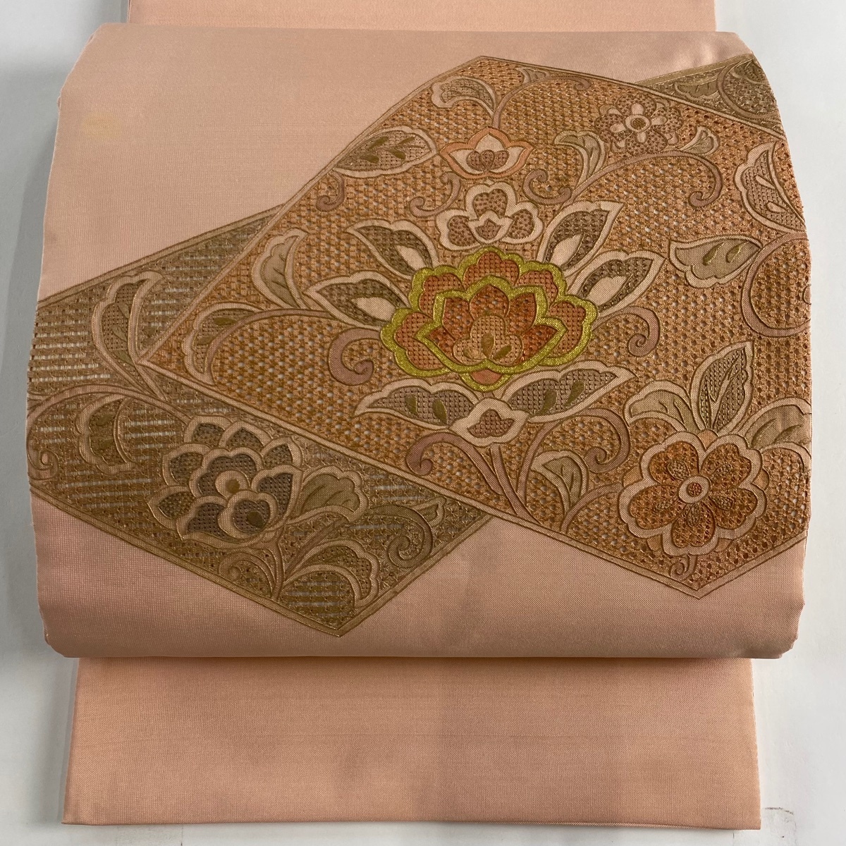 袋帯 美品 秀品 花唐草 金彩 刺繍 ピンク お太鼓柄 正絹 【中古】拍卖
