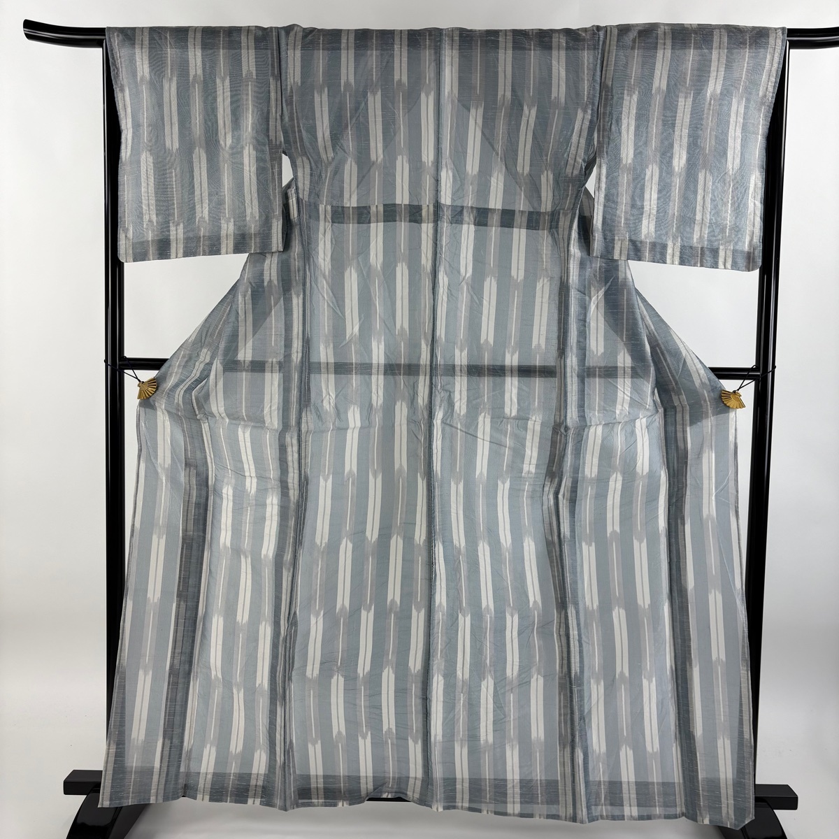 紬 身丈160.5cm 裄丈65.5cm M 薄物 夏紬 矢羽 青灰色 化繊 秀品 【中古】拍卖