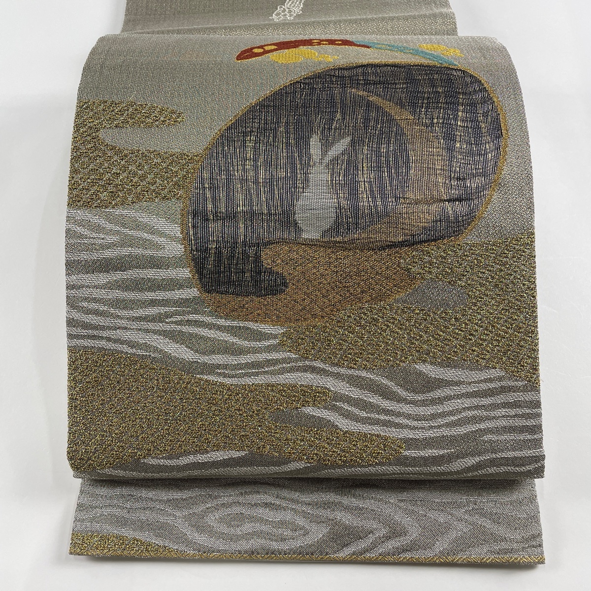 袋帯 名品 うさぎ 三日月 金銀糸 箔 銀色 お太鼓柄 正絹 【中古】拍卖