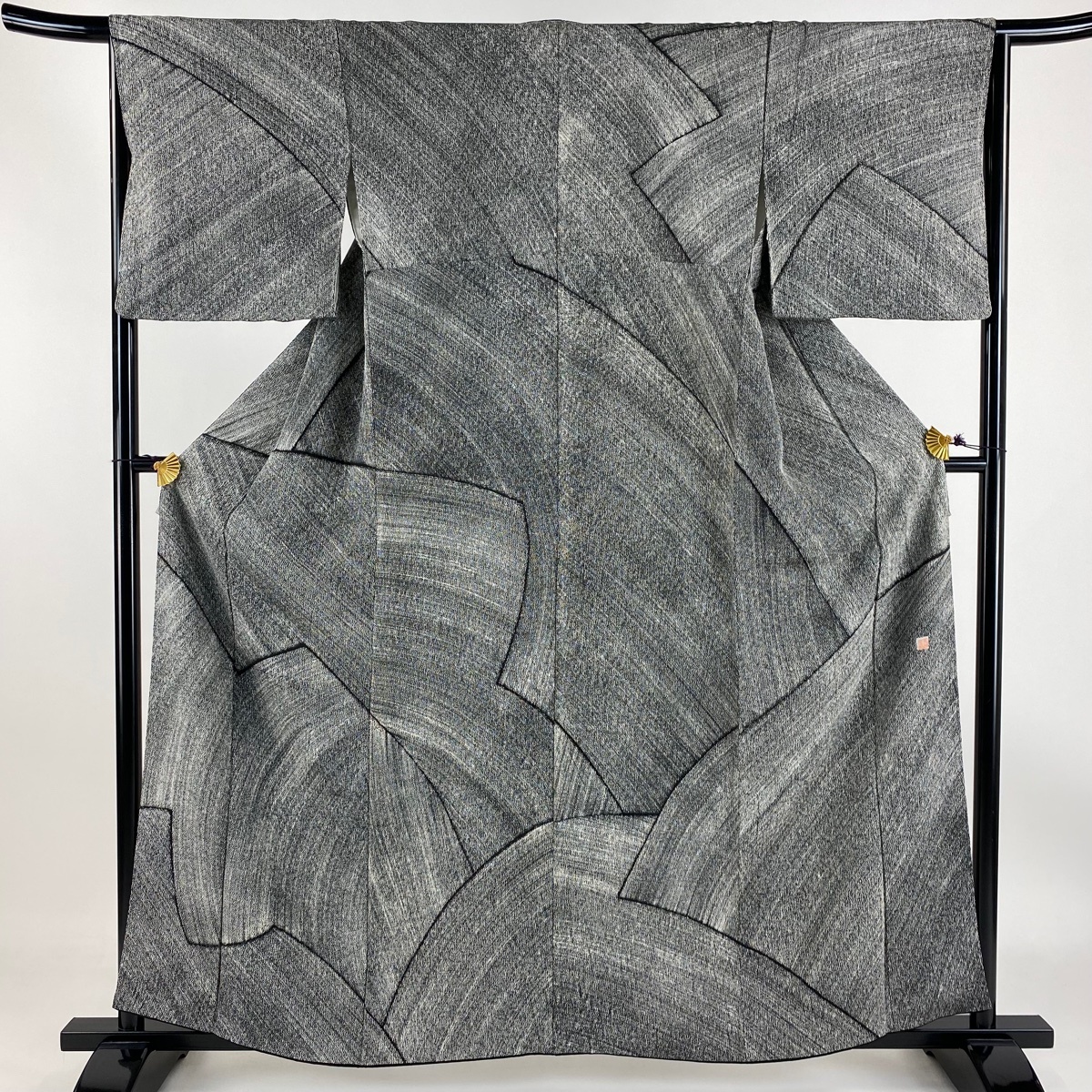 訪問着 身丈159.5cm 裄丈65cm M 袷 北出与三郎 落款 幾何学 縮緬 黒灰 正絹 逸品 【中古】拍卖